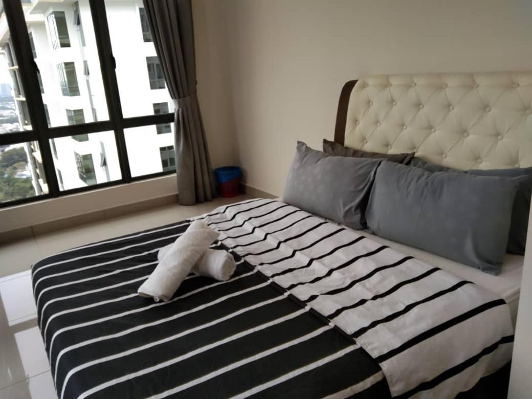Arc Austin Hill Apartment Джохор-Бару Экстерьер фото