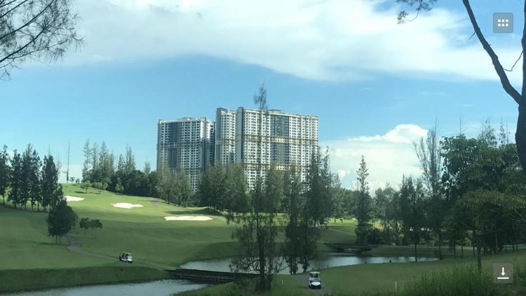 Arc Austin Hill Apartment Джохор-Бару Экстерьер фото