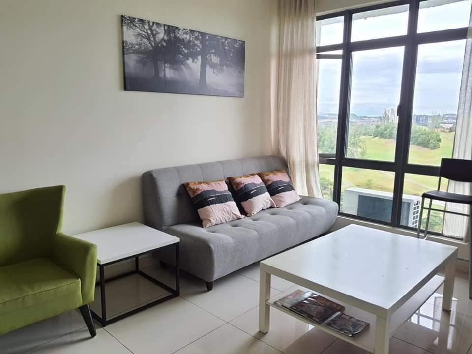 Arc Austin Hill Apartment Джохор-Бару Экстерьер фото