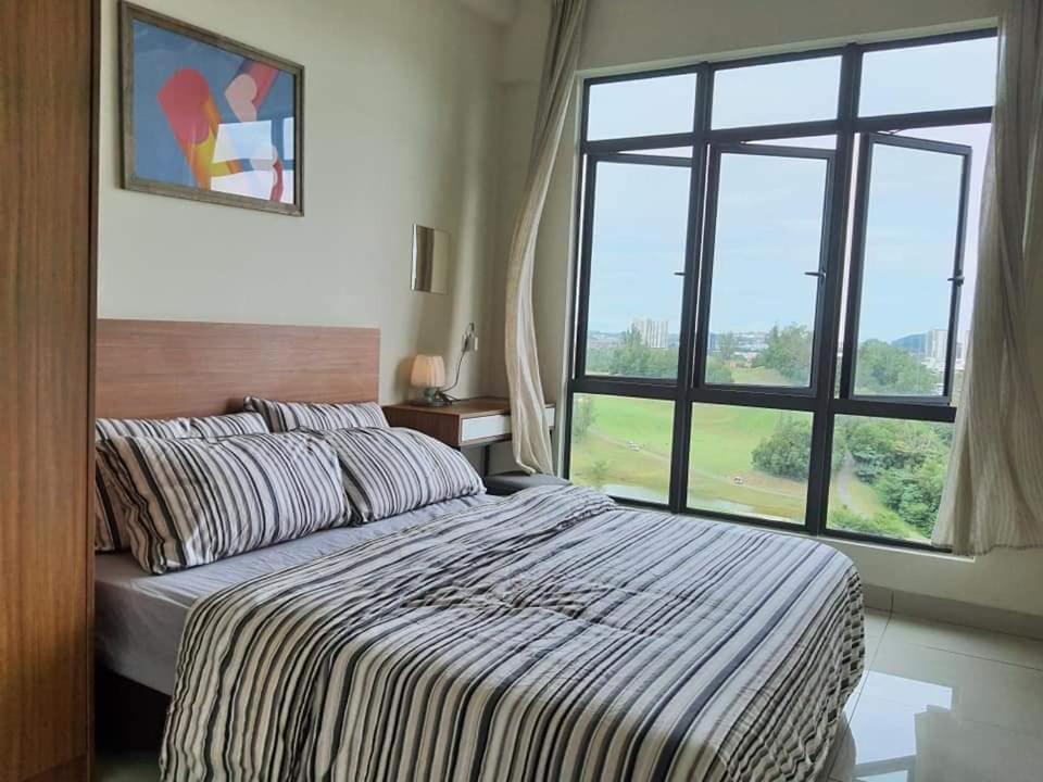 Arc Austin Hill Apartment Джохор-Бару Экстерьер фото