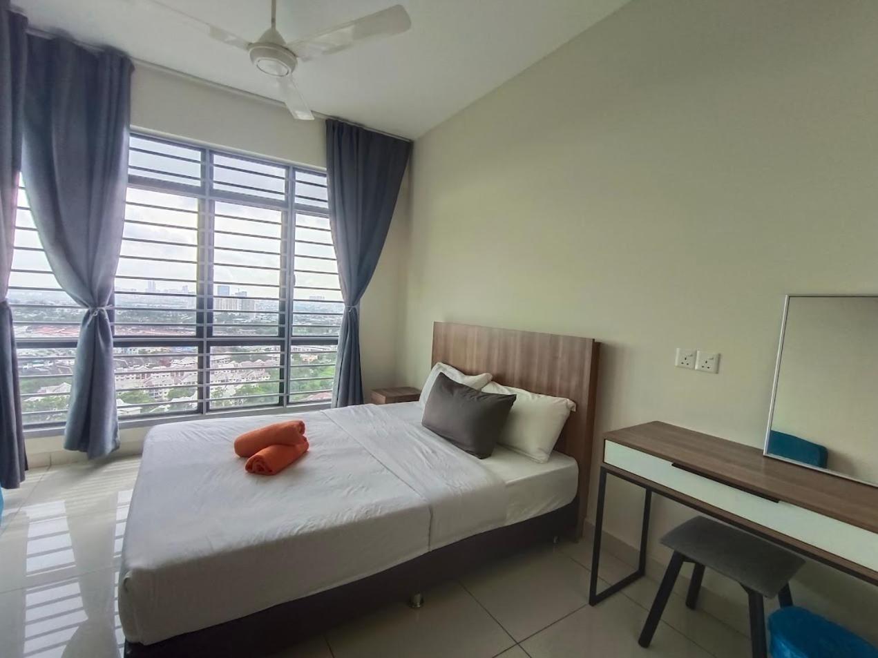 Arc Austin Hill Apartment Джохор-Бару Экстерьер фото